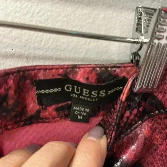 GUESS  Yolanda Snake Print Faux Leather skirt size medium - Picture 5 of 5